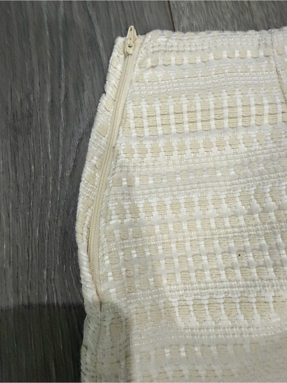 H&M Ivory Textured Mini Skirt Size 8 - Picture 4 of 6